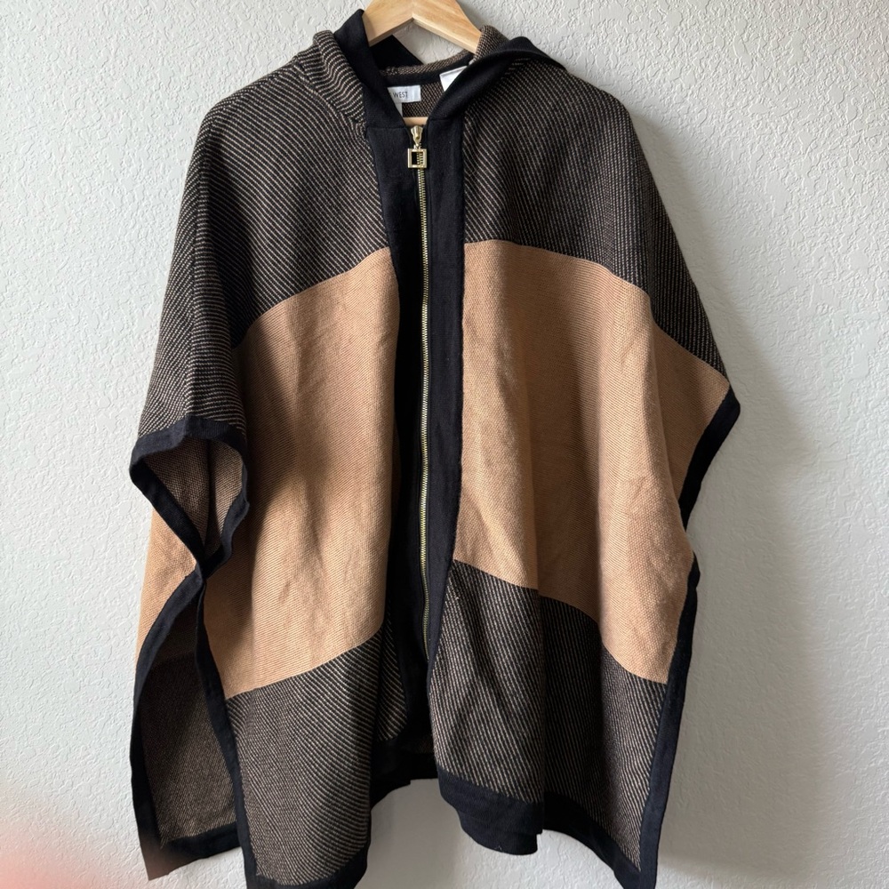 Nine West Black and Tan Zip Up Cape‎